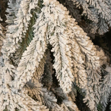 Breithorn Frost kunstkerstboom | Groen met sneeuw | H230cm - afbeelding 3